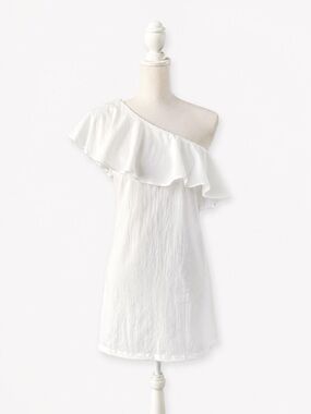 Aakaa White One-Shoulder Ruffle Blouse